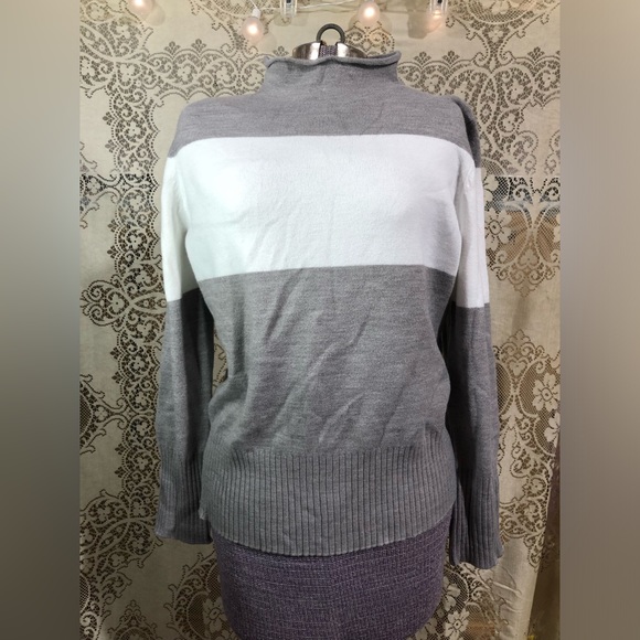 French connection gray white XL sweater warm cozy - Picture 2 of 9